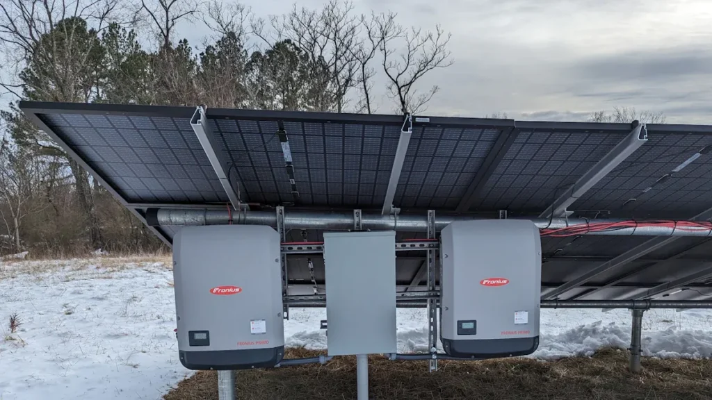 How Three-Phase Solar Inverters Work with Batteries