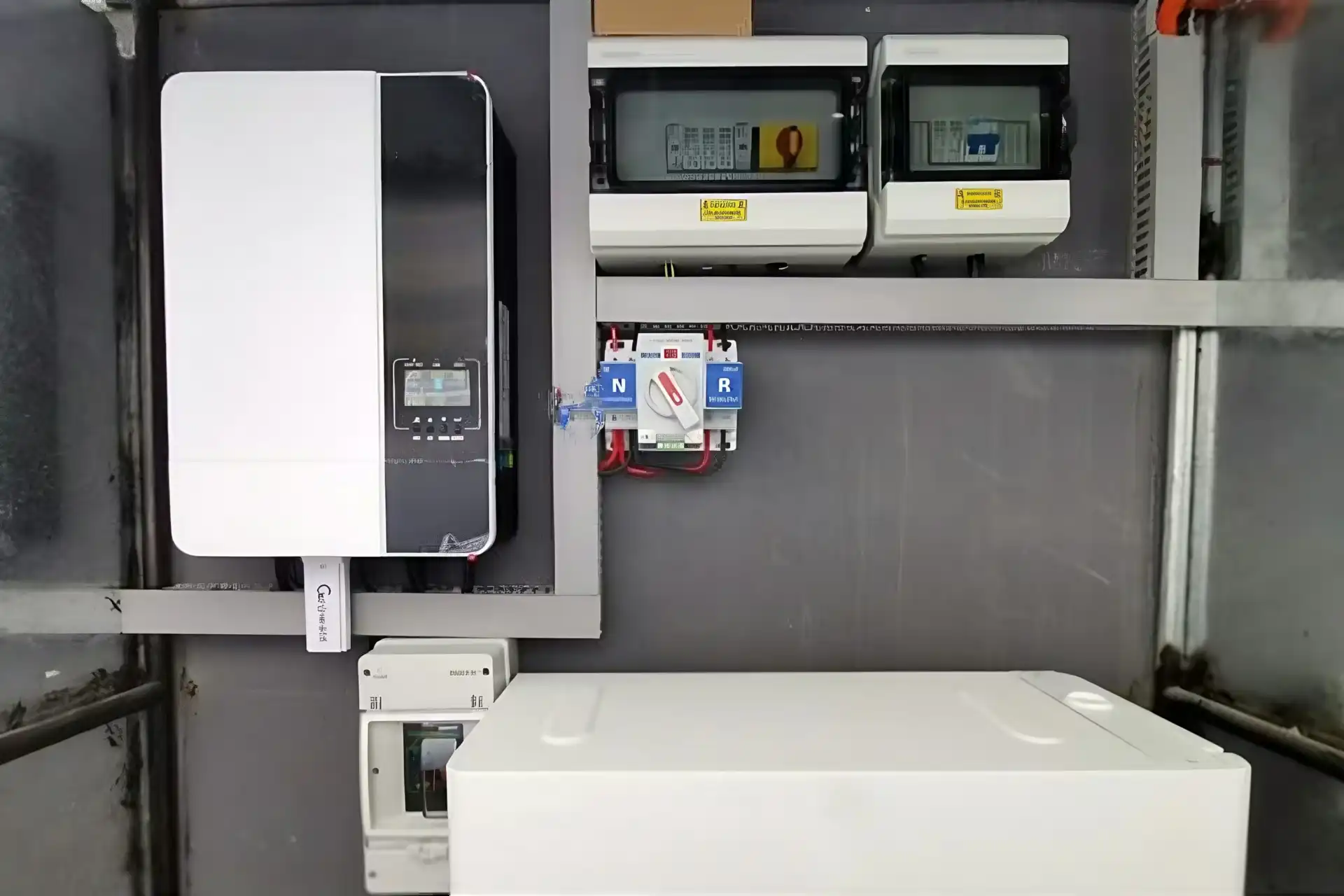 Solar and battery energy storage installation