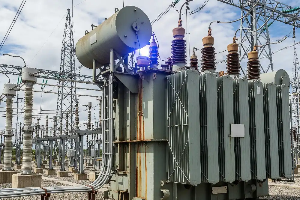 Oil immersed transformer with high efficiency